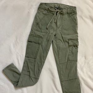 American Eagle, Army Green Jeggings 🌿🦖🐊